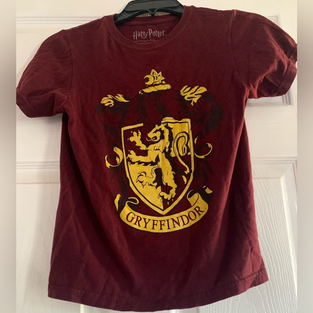 Kids medium Harry Potter Gryffindor short sleeve t shirt